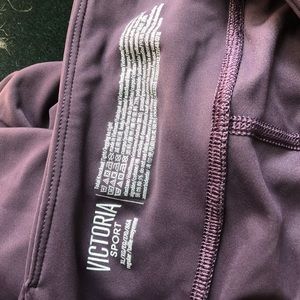 Victoria Secrets Sport knockout leggings in XL.